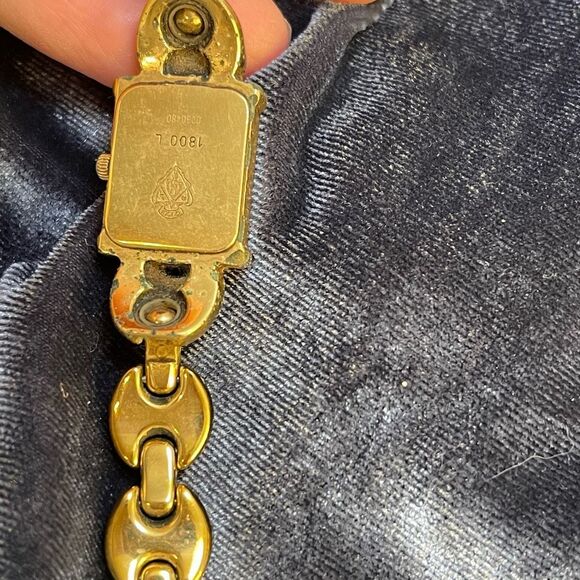 GUCCI 1800L Quartz White Dial Ladies Wristwatch Stainless Steel Dead Battery - Picture 5 of 8